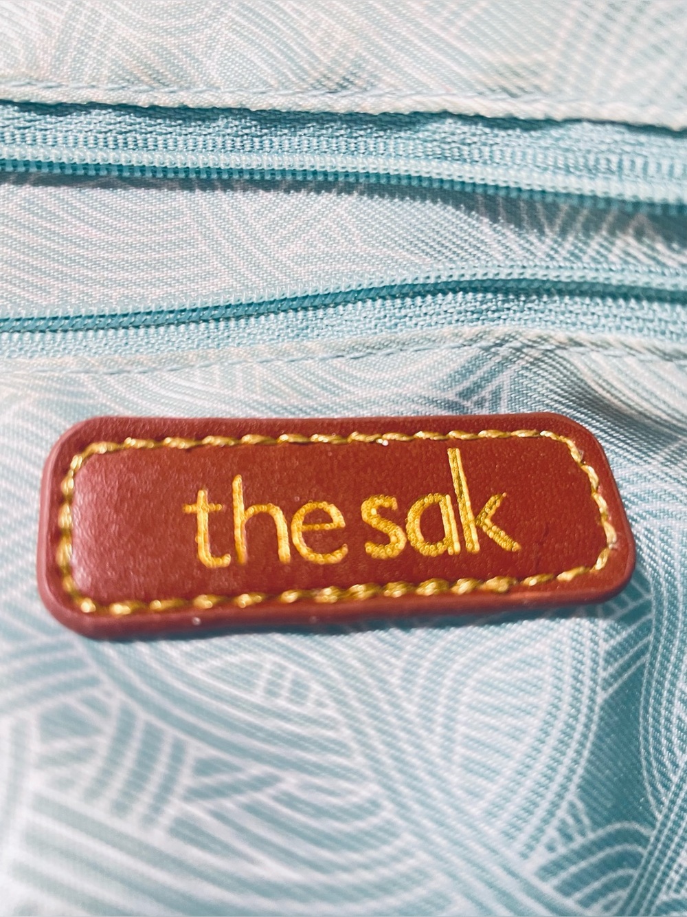 “The Sak” Embossed Tan Brown Leather Hobo Shoulder HandBag. Brass Hardware. - Picture 12 of 16
